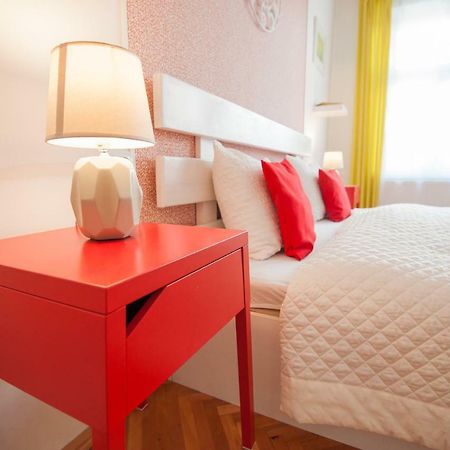 Spacious Stylish Apartment In Old Town Sibiu Exterior photo