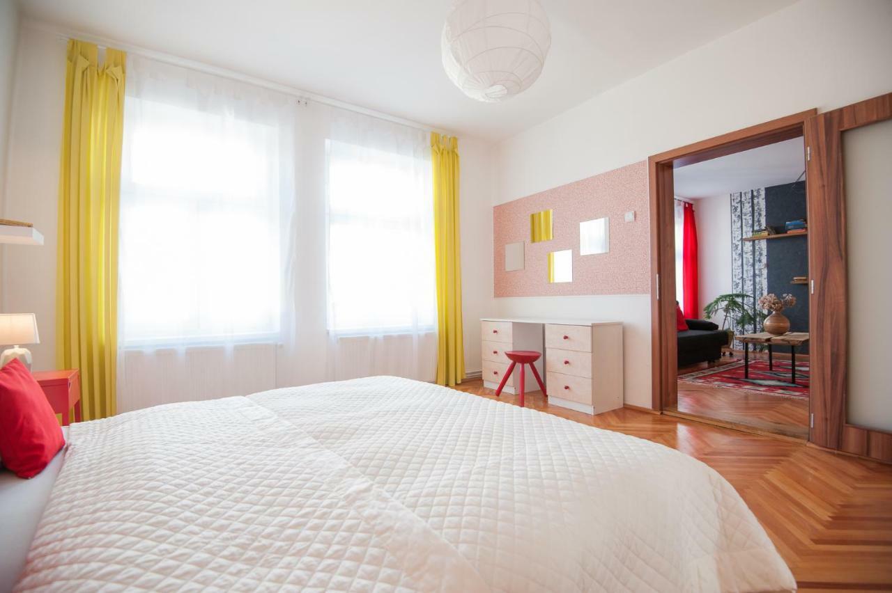 Spacious Stylish Apartment In Old Town Sibiu Exterior photo