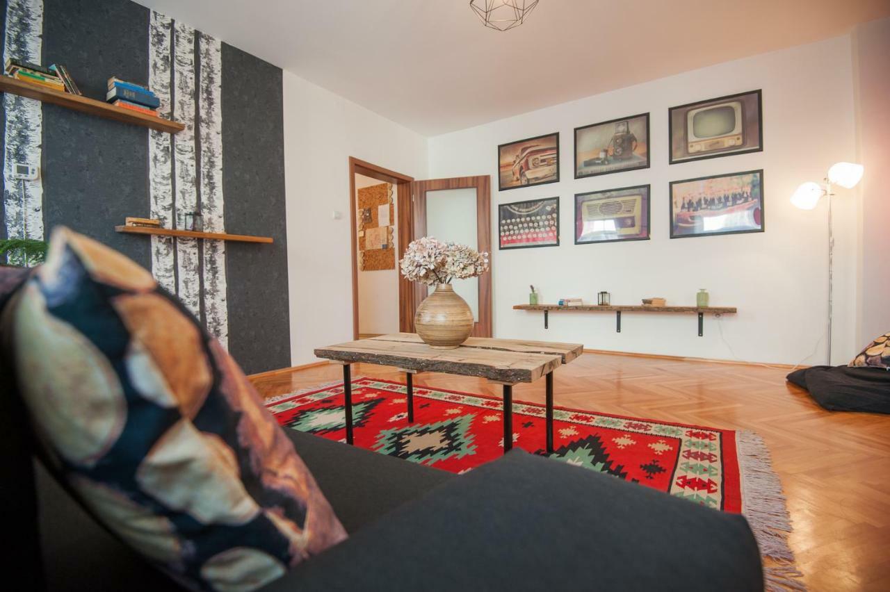 Spacious Stylish Apartment In Old Town Sibiu Exterior photo